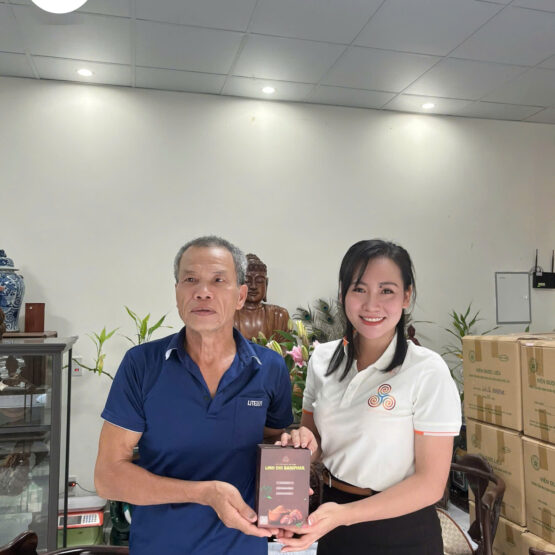 63 năm cuộc đời, hôm nay chú mới tận mắt thấy Linh Chi – Thượng Hoàng 63 năm cuộc đời, hôm nay chú mới tận mắt thấy Linh Chi – Thượng Hoàng