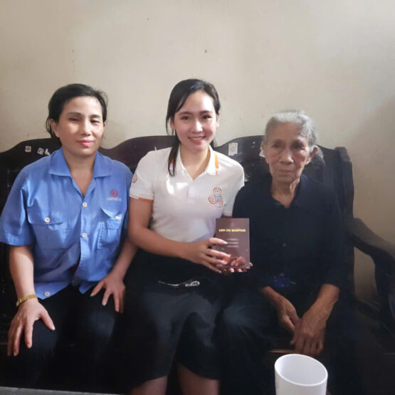 Hành trình tìm lại sức khỏe và niềm vui sống của chị công nhân ở khu công nghiệp – nhờ uống Linh Chi hàng ngày Hành trình tìm lại sức khỏe và niềm vui sống của chị công nhân ở khu công nghiệp – nhờ uống Linh Chi hàng ngày